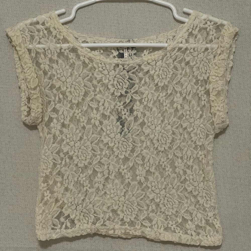 Woman’s Small crop top